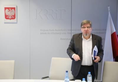 KRRiT, kierowana przez Witolda Kołodziejskiego, odprowadziła do budżetu o 25 proc. więcej niż w 2020 roku (fot. Jakub Kamiński/East News)