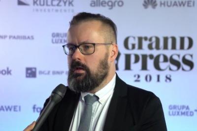 Za reportaż "Polscy neonaziści" jego autorzy: Anna Sobolewska, Piotr Wacowski i Bertold Kittel otrzymali nagrodę Grand Press 2018 w kategorii Dziennikarstwo śledcze (screen: Youtube.com/MagazynPress)